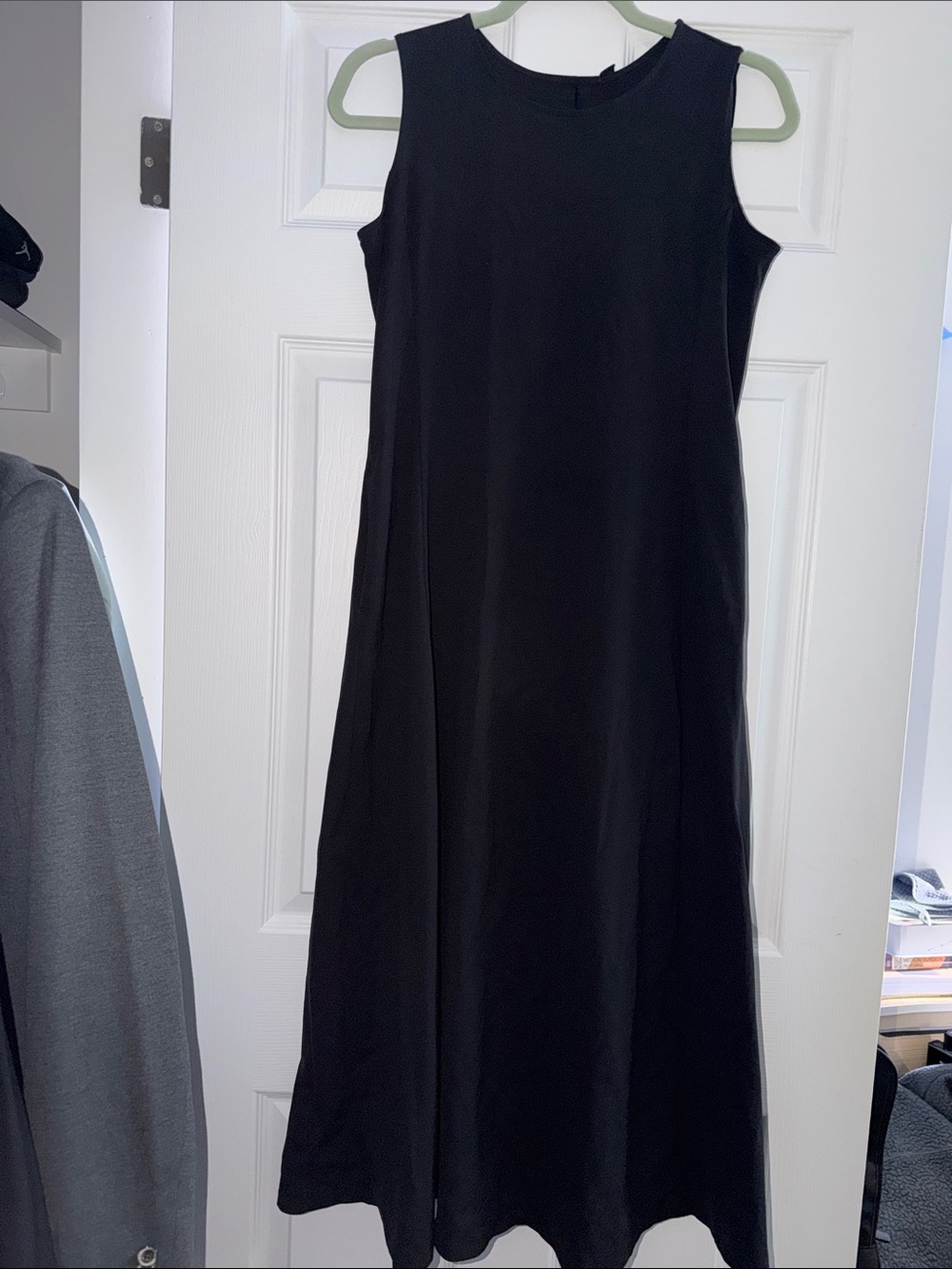 Uniqlo Black Sleeveless Maxi Dress airism with pockets size M